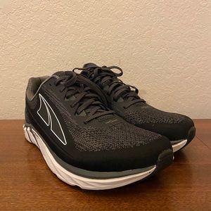 Altra Torin Zero Drop Black Running Size 10.5 NWOT